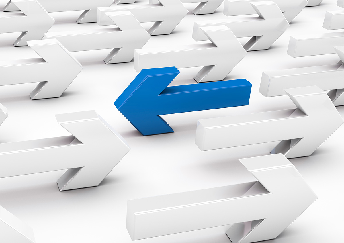 Anders denken - Konzept Kreativität, gegen den Strom schwimmen